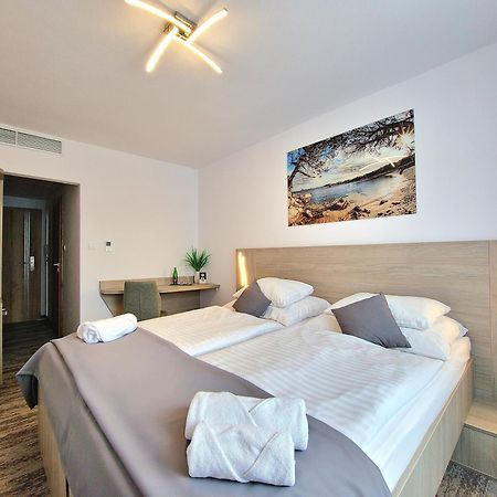 Hotel Crystal โกชิเซ ภายนอก รูปภาพ